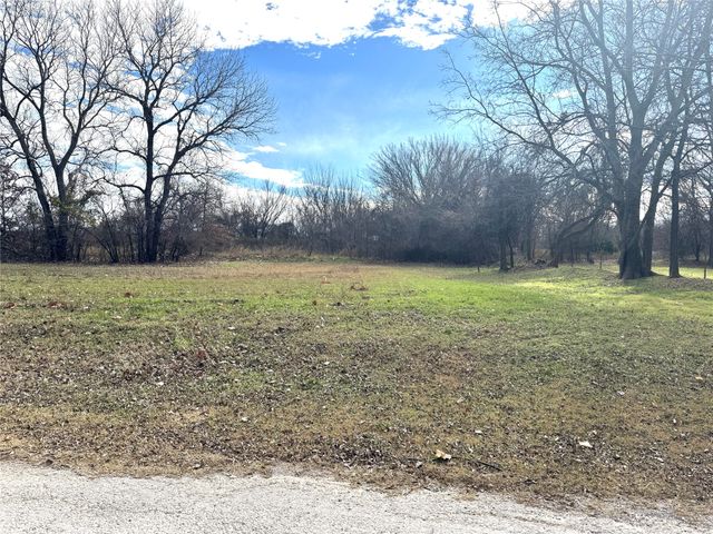 108 N Agnew Street, Boyd, TX 76023