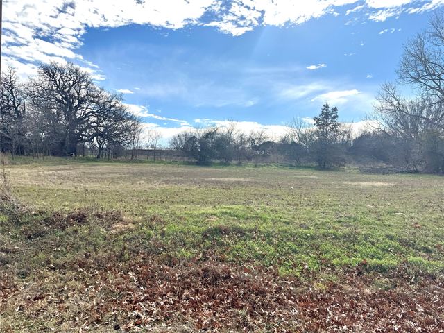 108 N Agnew Street, Boyd, TX 76023