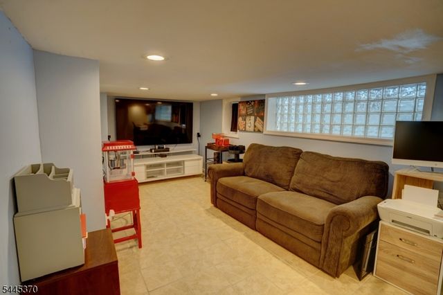 6 Grove St, Bloomfield Twp., NJ 07003