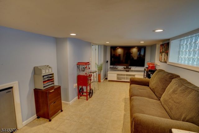 6 Grove St, Bloomfield Twp., NJ 07003