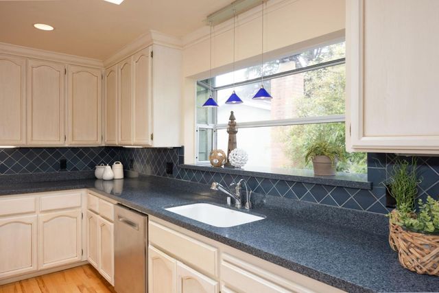 551 4th Street, Montara, CA 94037
