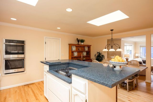 551 4th Street, Montara, CA 94037