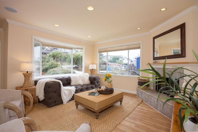 551 4th Street, Montara, CA 94037