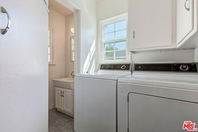 11438 Berwick Street, Los Angeles, CA 90049