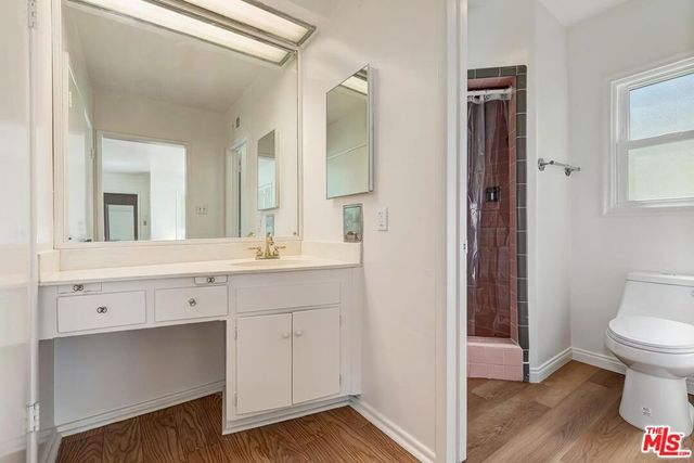 11438 Berwick Street, Los Angeles, CA 90049