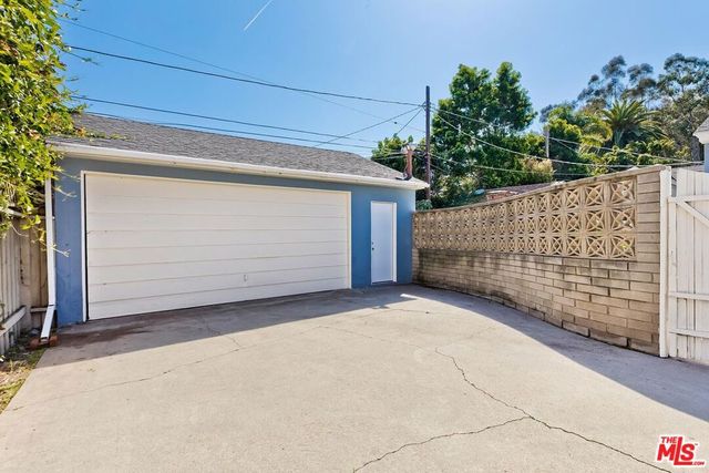 11438 Berwick Street, Los Angeles, CA 90049