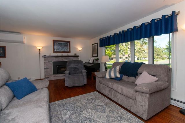 3112 Drier Rd, Eau Claire, WI 54701