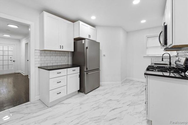 11943 E Outer Drive, Detroit, MI 48224