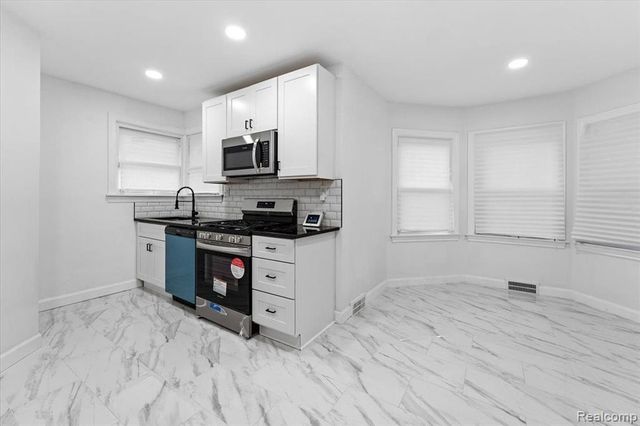 11943 E Outer Drive, Detroit, MI 48224