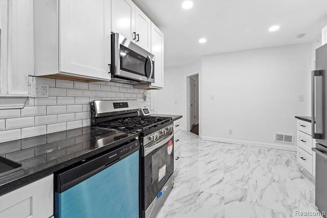 11943 E Outer Drive, Detroit, MI 48224