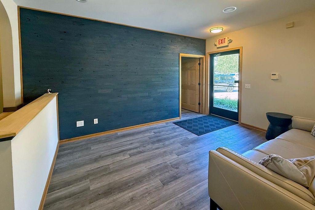 5770 Blackshire Path, Inver Grove Heights, MN 55076 — photo 4