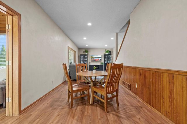 2147 Ponds Court, Shakopee, MN 55379