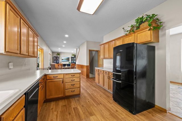 2147 Ponds Court, Shakopee, MN 55379