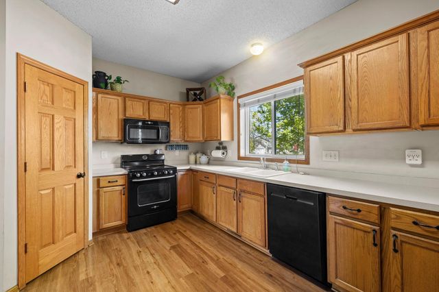 2147 Ponds Court, Shakopee, MN 55379