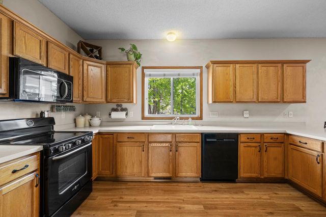 2147 Ponds Court, Shakopee, MN 55379