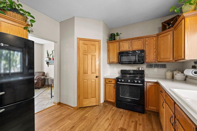 2147 Ponds Court, Shakopee, MN 55379
