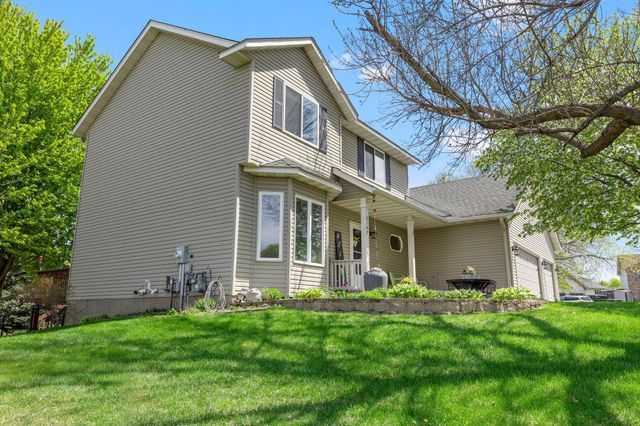 2147 Ponds Court, Shakopee, MN 55379