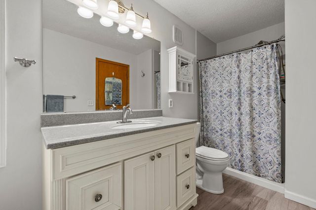 2147 Ponds Court, Shakopee, MN 55379