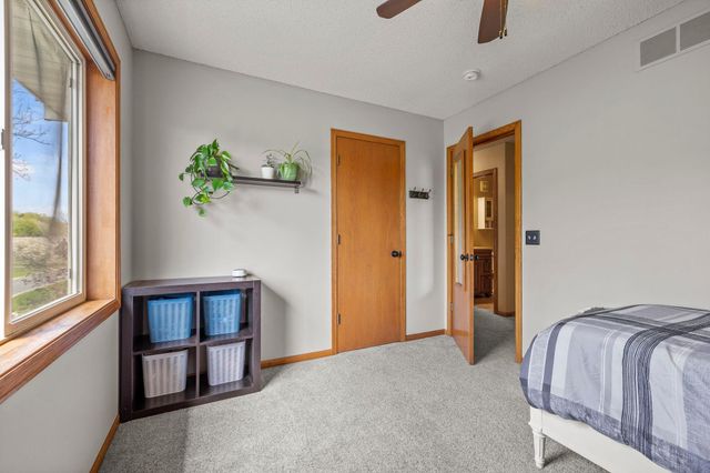 2147 Ponds Court, Shakopee, MN 55379