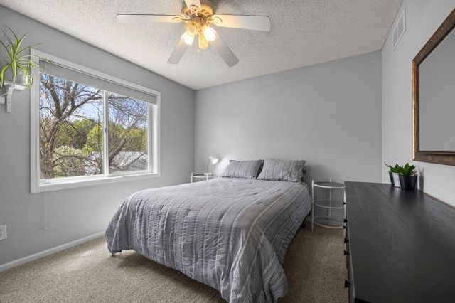 2147 Ponds Court, Shakopee, MN 55379