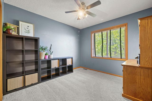 2147 Ponds Court, Shakopee, MN 55379