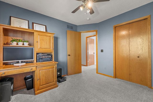 2147 Ponds Court, Shakopee, MN 55379