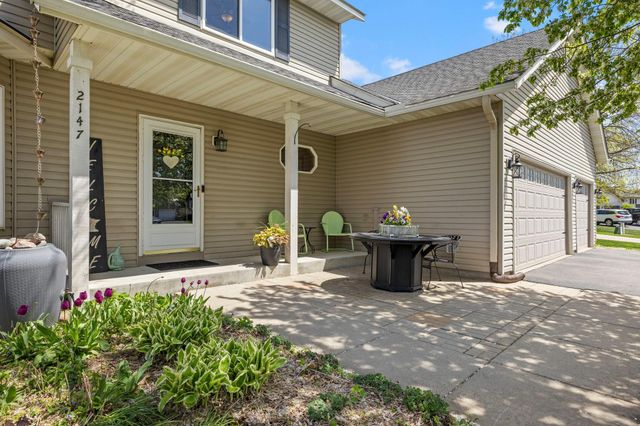 2147 Ponds Court, Shakopee, MN 55379