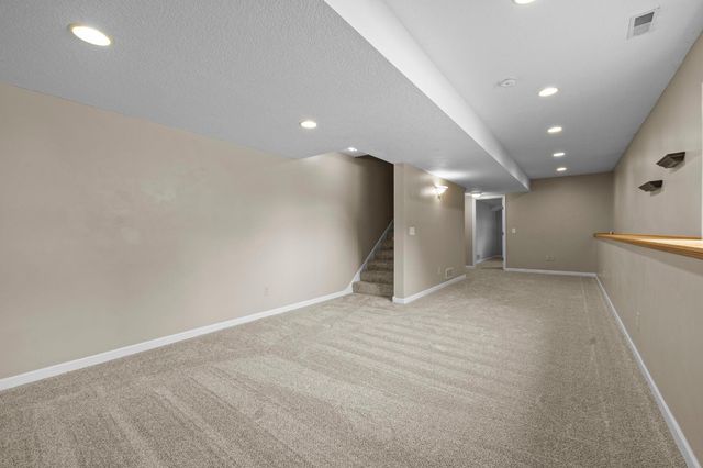 2147 Ponds Court, Shakopee, MN 55379