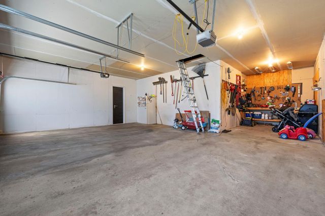 2147 Ponds Court, Shakopee, MN 55379