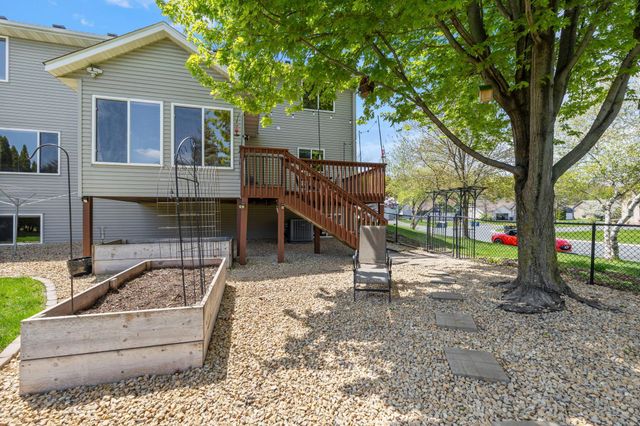 2147 Ponds Court, Shakopee, MN 55379