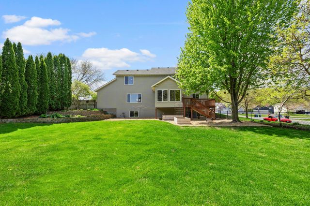 2147 Ponds Court, Shakopee, MN 55379
