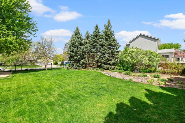2147 Ponds Court, Shakopee, MN 55379