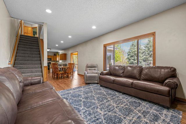 2147 Ponds Court, Shakopee, MN 55379