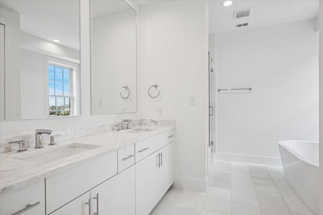 4070 Oak Circle, Addison, TX 75001