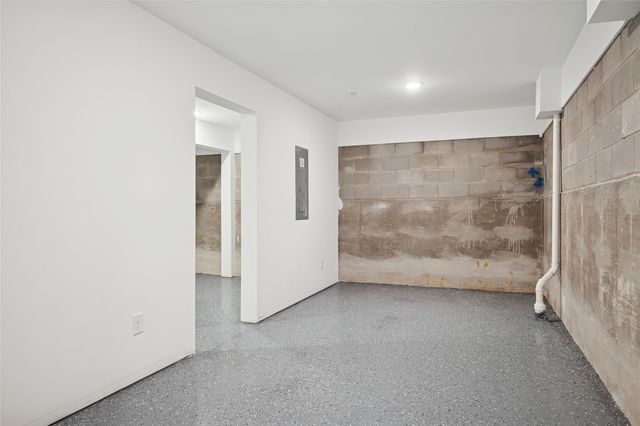 4070 Oak Circle, Addison, TX 75001