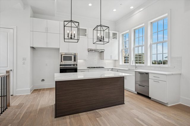 4070 Oak Circle, Addison, TX 75001