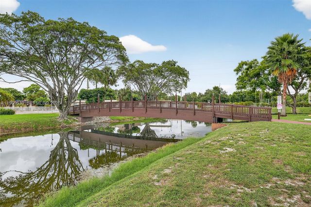 3051 NW 46th Avenue 405, Lauderdale Lakes, FL 33313