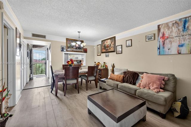 3051 NW 46th Avenue 405, Lauderdale Lakes, FL 33313