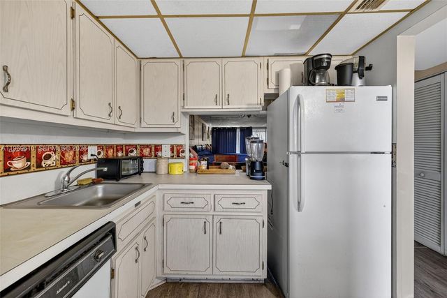 3051 NW 46th Avenue 405, Lauderdale Lakes, FL 33313