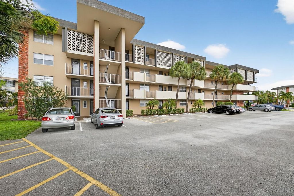3051 NW 46th Avenue 405, Lauderdale Lakes, FL 33313