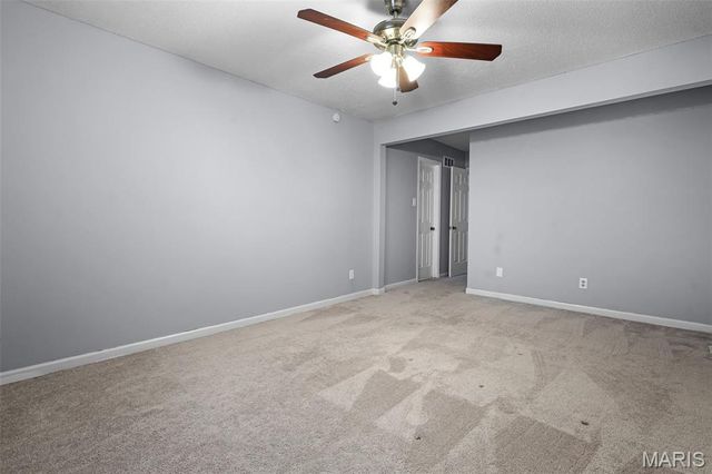 8985 S Swan Circle, St Louis, MO 63144