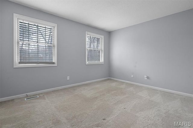 8985 S Swan Circle, St Louis, MO 63144