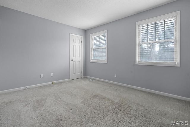 8985 S Swan Circle, St Louis, MO 63144