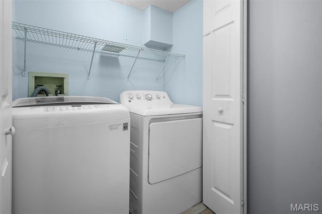 8985 S Swan Circle, St Louis, MO 63144