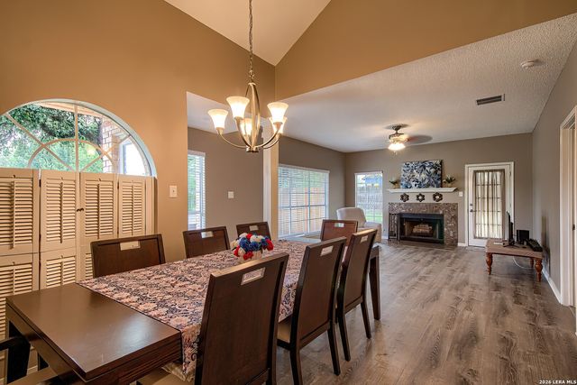 6906 Ridge Place Street, San Antonio, TX 78250