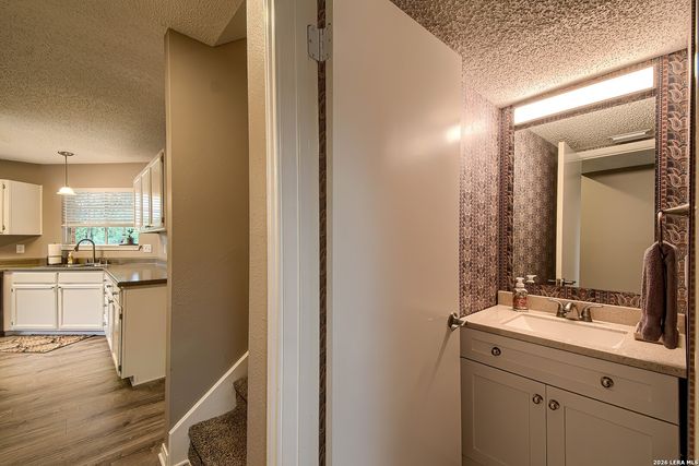 6906 Ridge Place Street, San Antonio, TX 78250
