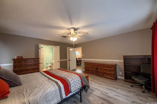 6906 Ridge Place Street, San Antonio, TX 78250