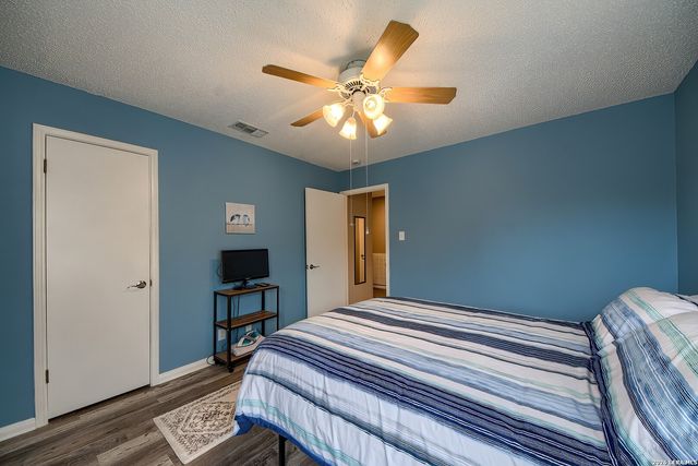 6906 Ridge Place Street, San Antonio, TX 78250