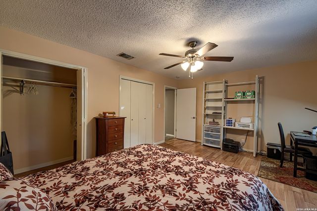 6906 Ridge Place Street, San Antonio, TX 78250