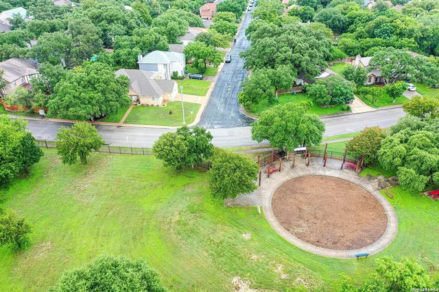 6906 Ridge Place Street, San Antonio, TX 78250